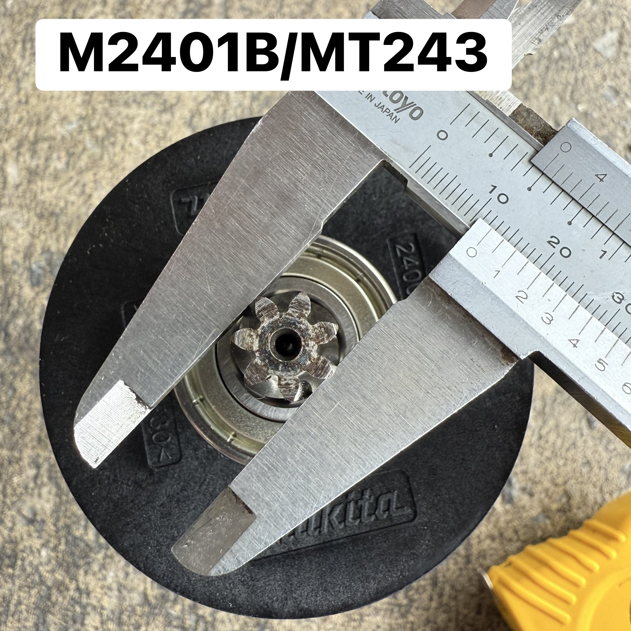 ทุ่น MAKITA M2401B /MT243