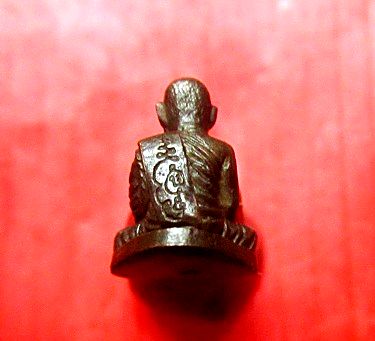 พะรูปหล่อจิ๋ว เนื้อนะวะ ตอกโค๊ดที่ก้นสวย ไม่ทราบหลวงพ่อคับ