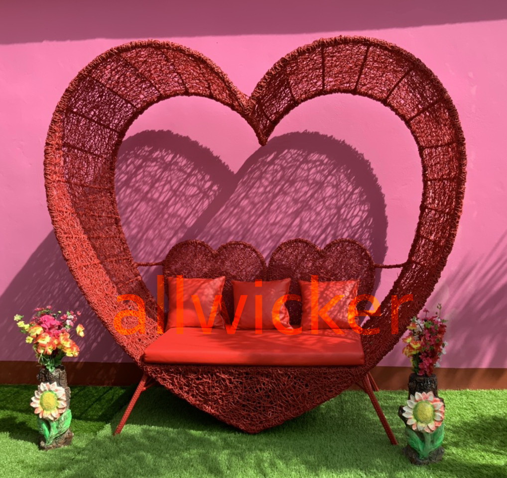 ซุ้มหัวใจ ใหญ่มาก สูง260ซม. พร้อมเบาะ และหมอนอิง