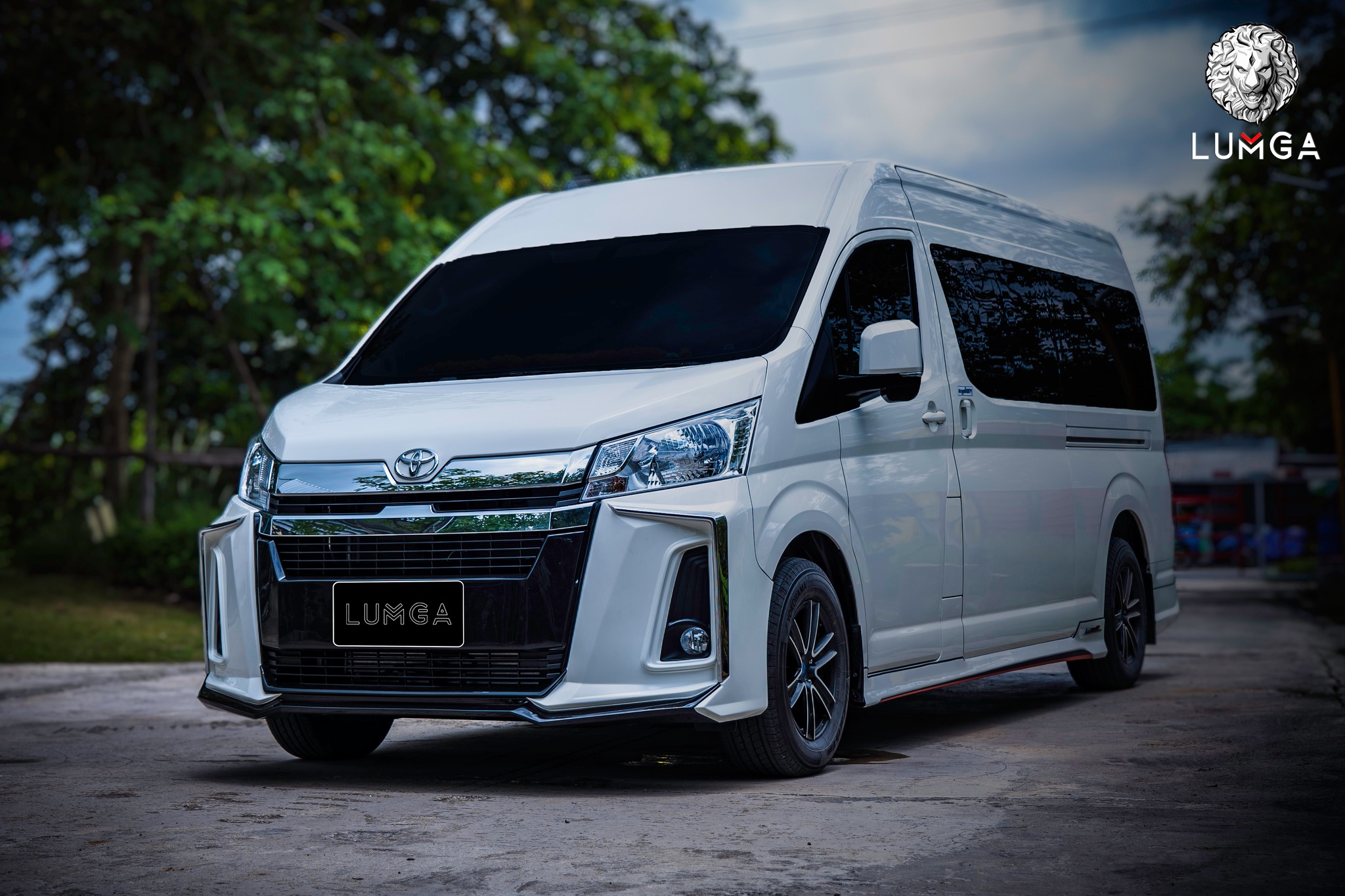 Lumga VS Toyota Commuter Hiace 2020 [ชุดแต่งแบบไฮเอ็นชุดนี้ชุดเดียวจบ]