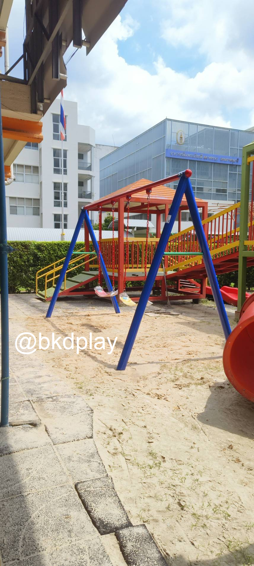 เครื่องเล่นสนามกลางแจ้ง เครื่องเล่นสนามเหล็ก ชุดชิงช้า 2 ที่นั่ง สินค้าผลิตในไทย มีมอก. สั่งทำสีตามต้องการได้ ขนาด 150x350x190ซม.