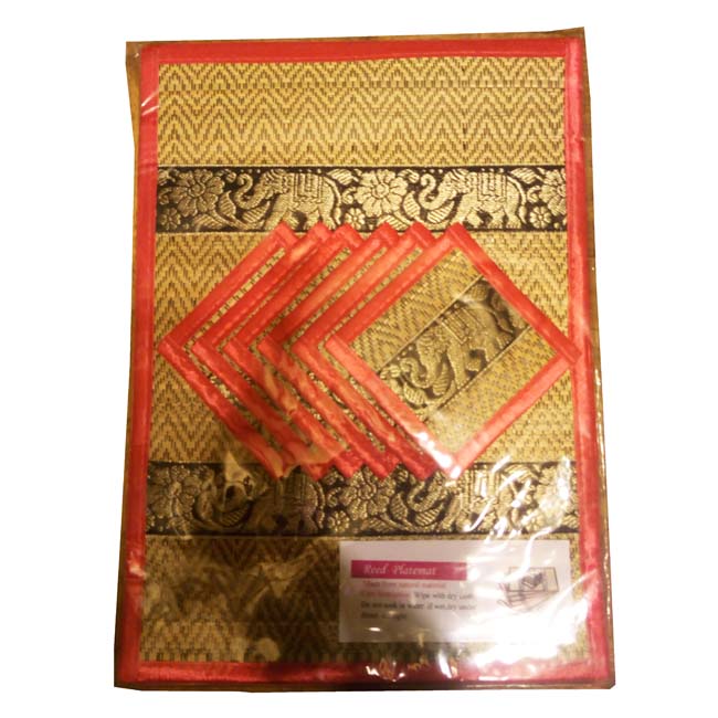 ที่รองจานเสื่อกก และ แผ่นรองแก้วน้ำ ขนาด 27 x 36 ซม. แบบ 6 ที่นั่ง สีแดง