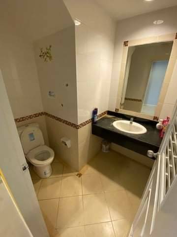 ขายบ้านกลางเมือง สาทร ตากสิน1 ใกล้สถานีรถไฟฟ้า วุฒากาศ ทาวน์โฮม ขนาด 23 ตรว 3 นอน 3 น้ำ