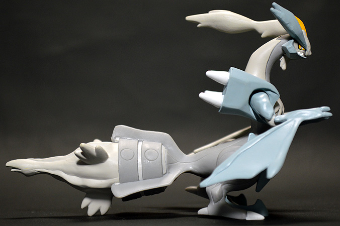 White Kyurem ของแท้ JP - Monster Collection Takara Tomy [โมเดลโปเกมอน]