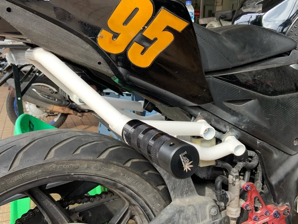 CBR250R Subcage