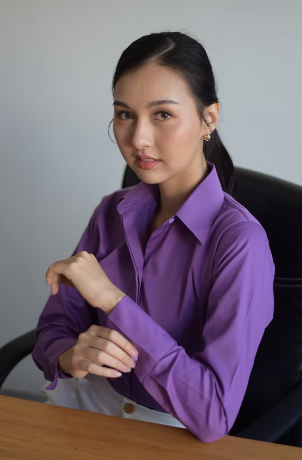 เสื้อเชิ้ตผู้หญิง สีม่วงสด (𝗙𝗿𝗲𝘀𝗵 𝗩𝗶𝗼𝗹𝗲𝘁) สลิมฟิต เข้ารูป แขนยาว เสื้อเชิ้ตทำงาน เสื้อยูนิฟอร์ม แบรนด์ 8SHIRT slim fit shirt พร้อมส่ง