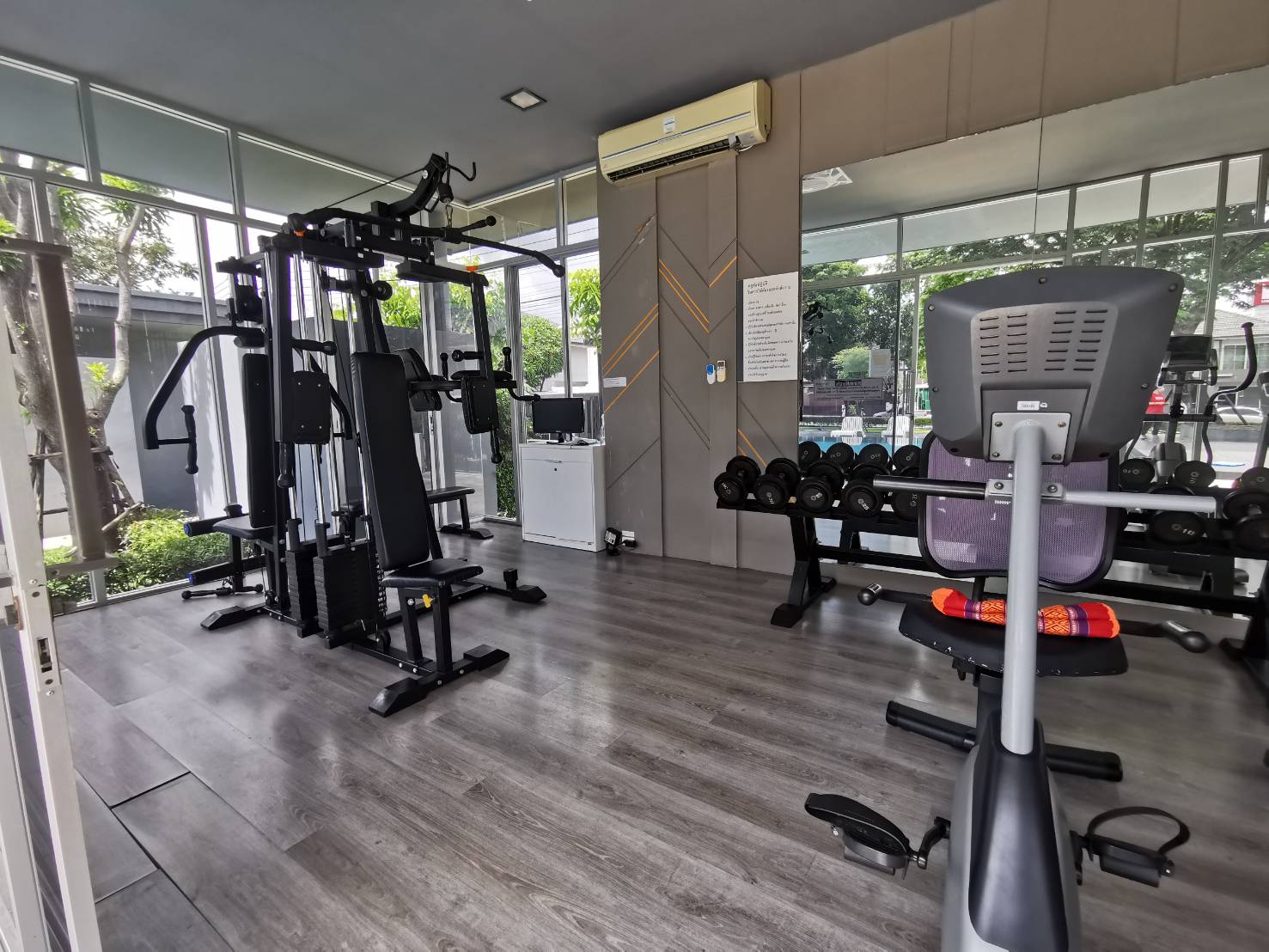 บ้านเดี่ยว 2 ชั้น ม.ชัยพฤกษ์ ปิ่นเกล้า-สาย 5 เนื้อที่ 50.3 ตร.ว. พื้นที่ใช้สอย 136 ตร.ม. ขนาด 3 ห้องนอน 2 ห้องน้ำ แอร์ 4 เครื่อง