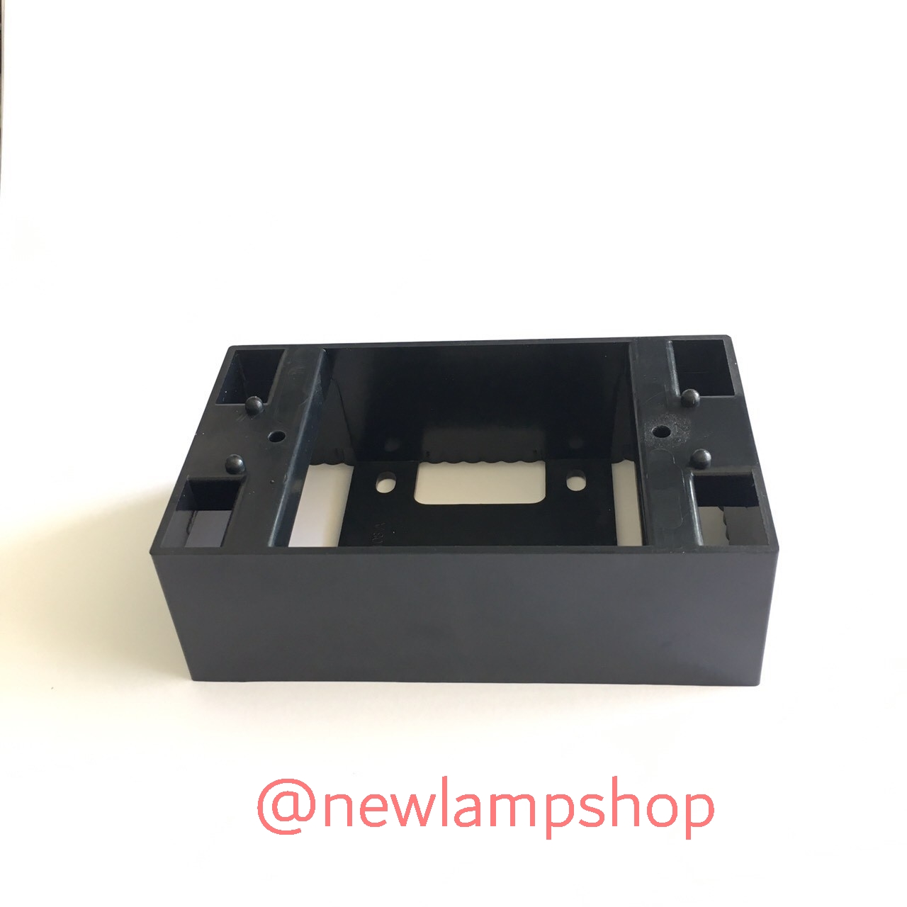 บล็อกลอย 2*4 รุ่นใหม่ ใส่ฝาสีดำ Panasonic