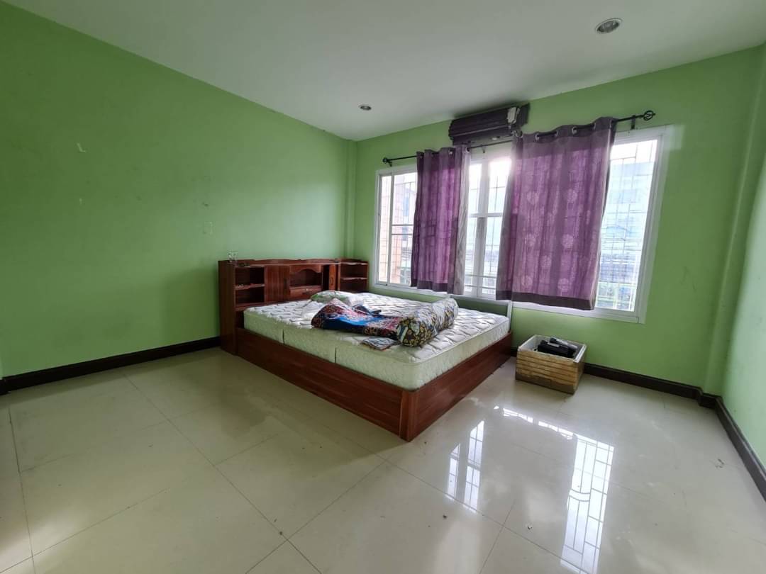 ขายอาคารพานิชย์ 3 ชั้น เนื้อที่ 44.5 ตรว, 6 ห้องนอน ต.บ่อพลับ อ.เมือง จ.นครปฐม