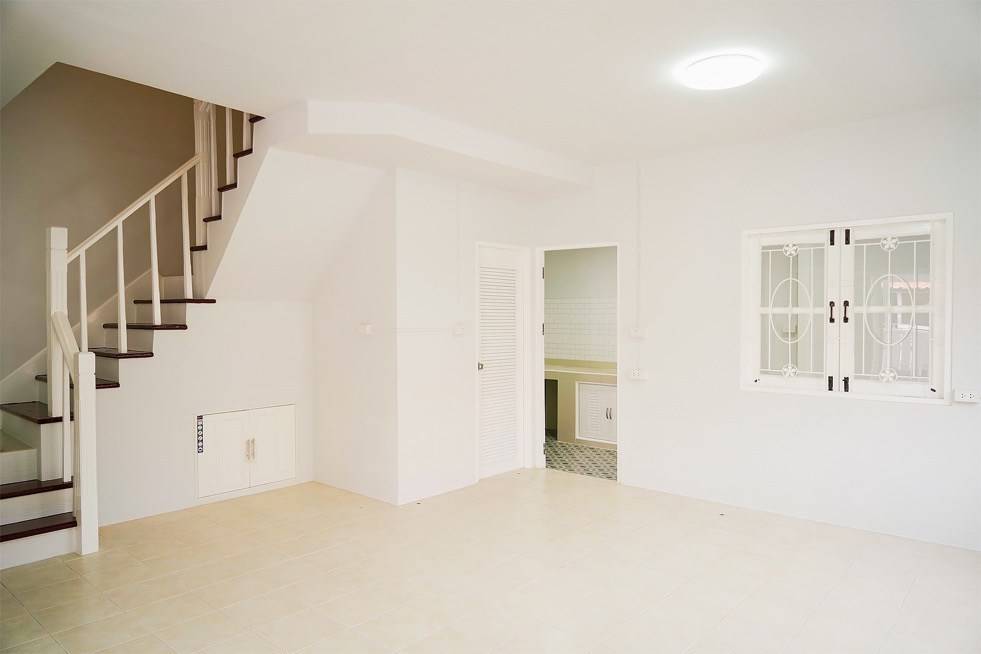 ขายพฤกษา21 ปรับปรุงใหม่ทั้งหลัง บ้านมุม สวยมาก ทำเลดีหน้าโครงการ ใกล้ตลาดบางใหญ่ นนทบุรี ขนาด 23.90 ตารางวา 2 ชั้น 3 ห้องนอน 2 ห้องน้ำ