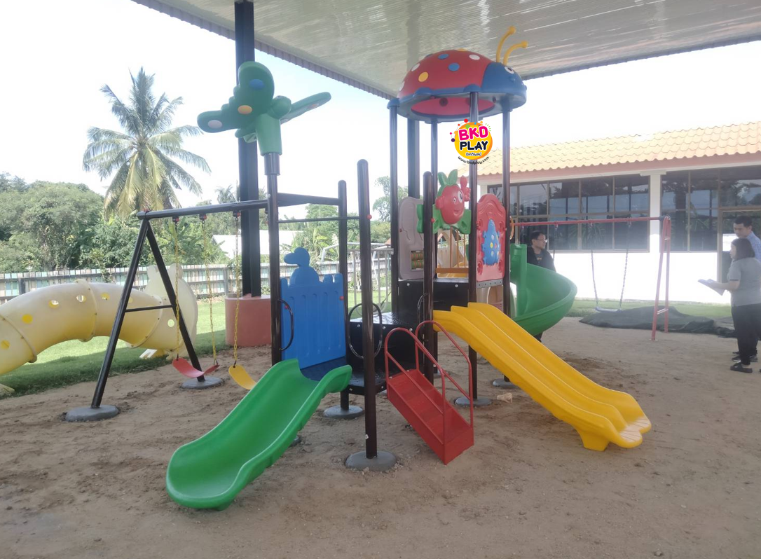 เครื่องเล่นสนาม กลางแจ้ง-ในร่ม ชุด เต่าทองน้อยสีแด ,กระดานลื่น สไลเดอร์ ของเล่น,ครุภัณฑ์สนามเด็กเล่น, สพฐ,โครงการโรงเรียนประชารัฐ,ศูนย์พัฒนาเด็กเล็กขนาด 420x460x250เซนติเมตร