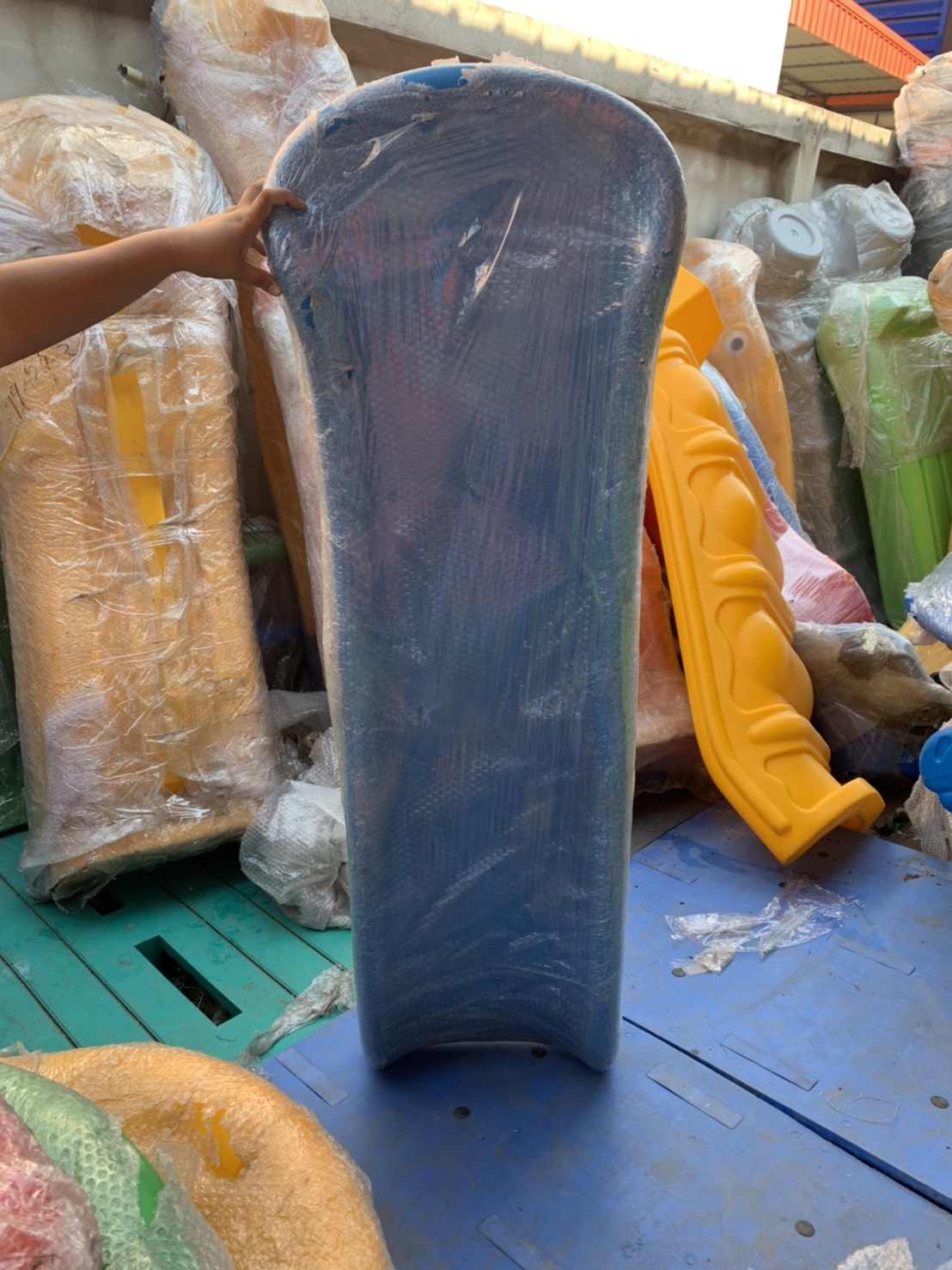 รางสไลเดอร์ พลาสติก Polyethylene โรงงาน