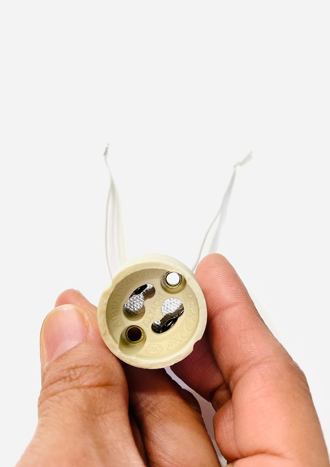 ขั้วฮาโลเจนกระเบื้อง GU 10