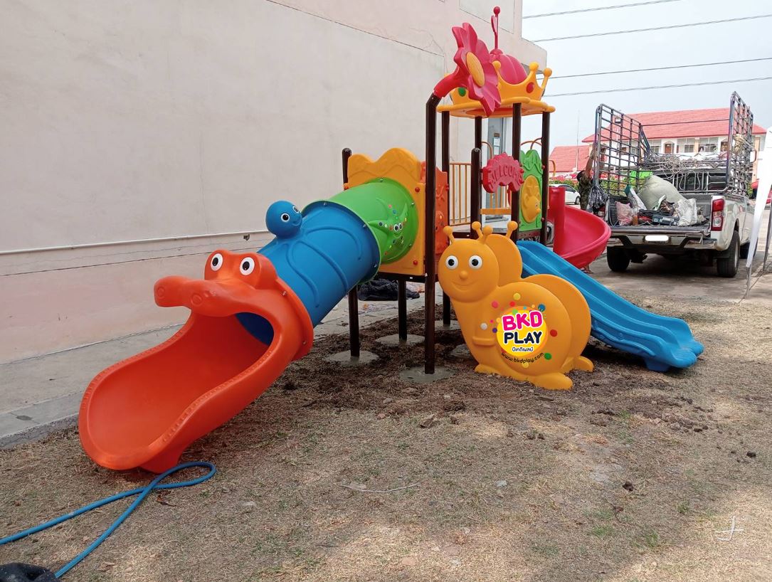 เครื่องเล่นสนามกลางแจ้ง เครื่องเล่นสนามในร่ม, ชุดโดมมงกุฎพาเพลิน ,สไลเดอร์, กระดานลื่น, ของเล่น,ครุภัณฑ์สนามเด็กเล่น, สพฐ,โครงการโรงเรียนประชารัฐ