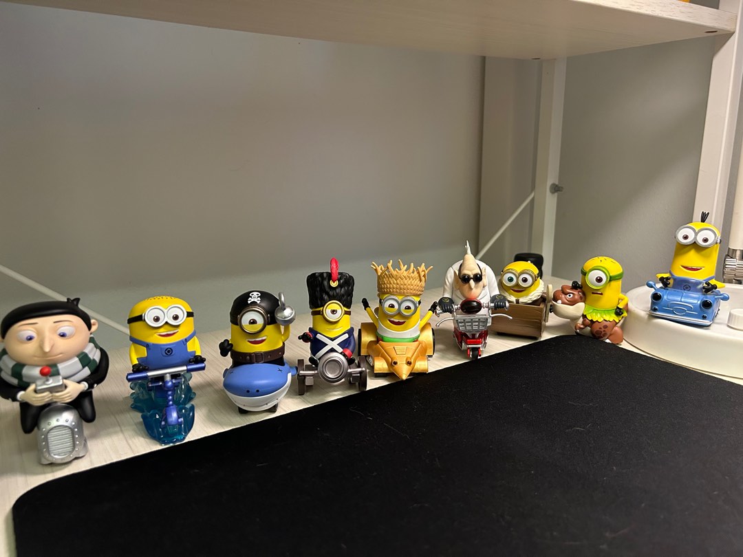 Minions Rides Series - 100% - ของแท้ - Pop Mart [โมเดลมินเนี่ยน] (สินค้าพร้อมส่ง) สำเนา