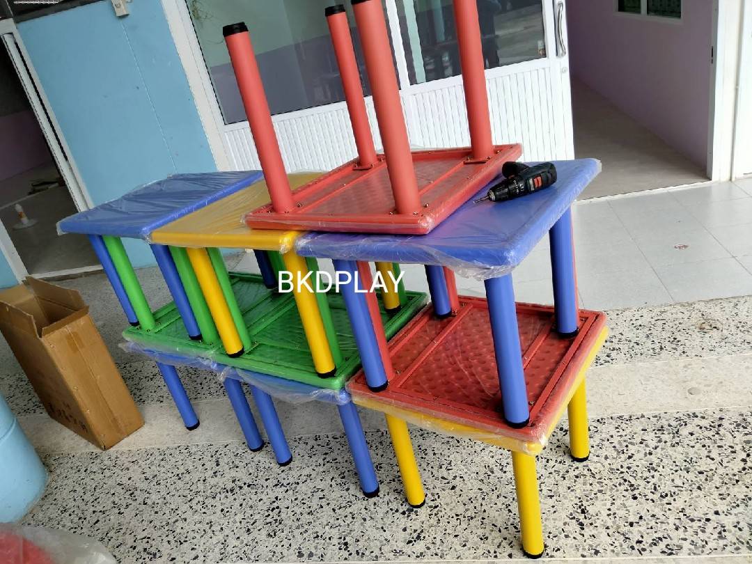 โต๊ะสี่เหลี่ยมจตุรัส พร้อมเก้าอี้ 4 ตัว,โต๊ะเรียน, โต๊ะนักเรียน, โต๊ะเด็กอนุบาล,โต๊ะกิจกรรม, ราคาโรงงาน พร้อมส่ง ส่งฟรี ขนาดโต๊ะ 60x60x50 cm