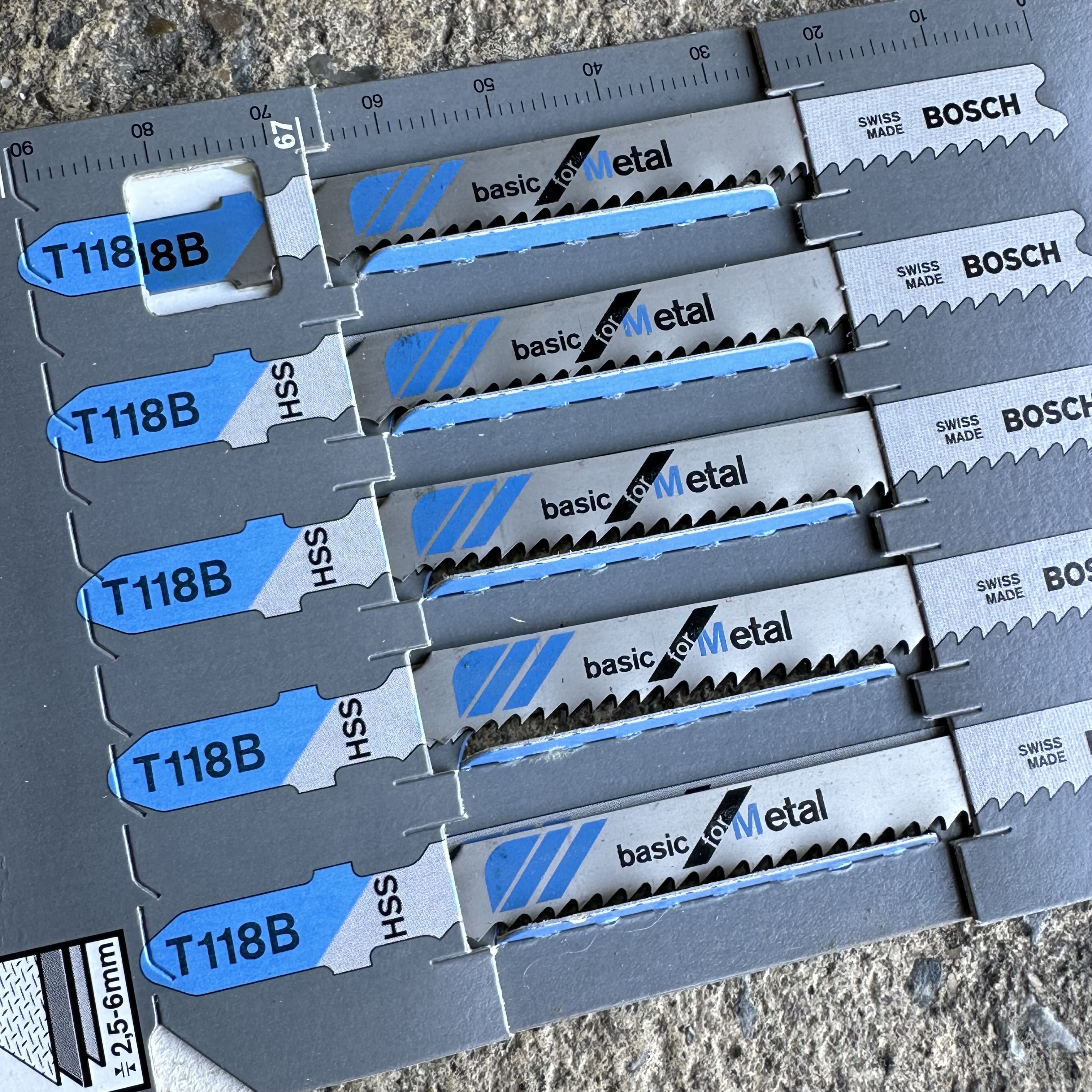 ใบจิ๊กซอว์ BOSCH T118B เหล็กหนา 2.5-6MM (แพ็คละ 5ใบ)
