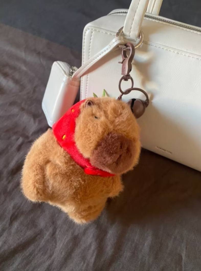 Capybara Jenny Strawberry