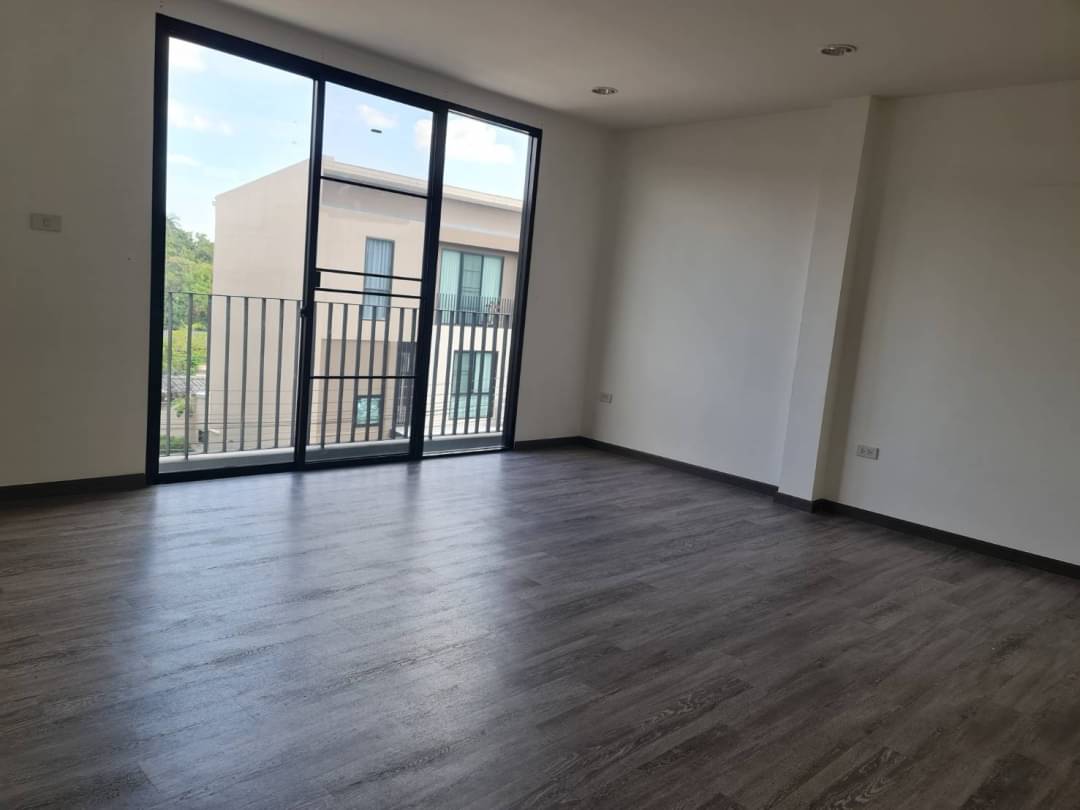 ขายทาวน์โฮม 3ชั้น 37ตร.ว. เพชรเกษม69(เลียบคลองฝั่งใต้)