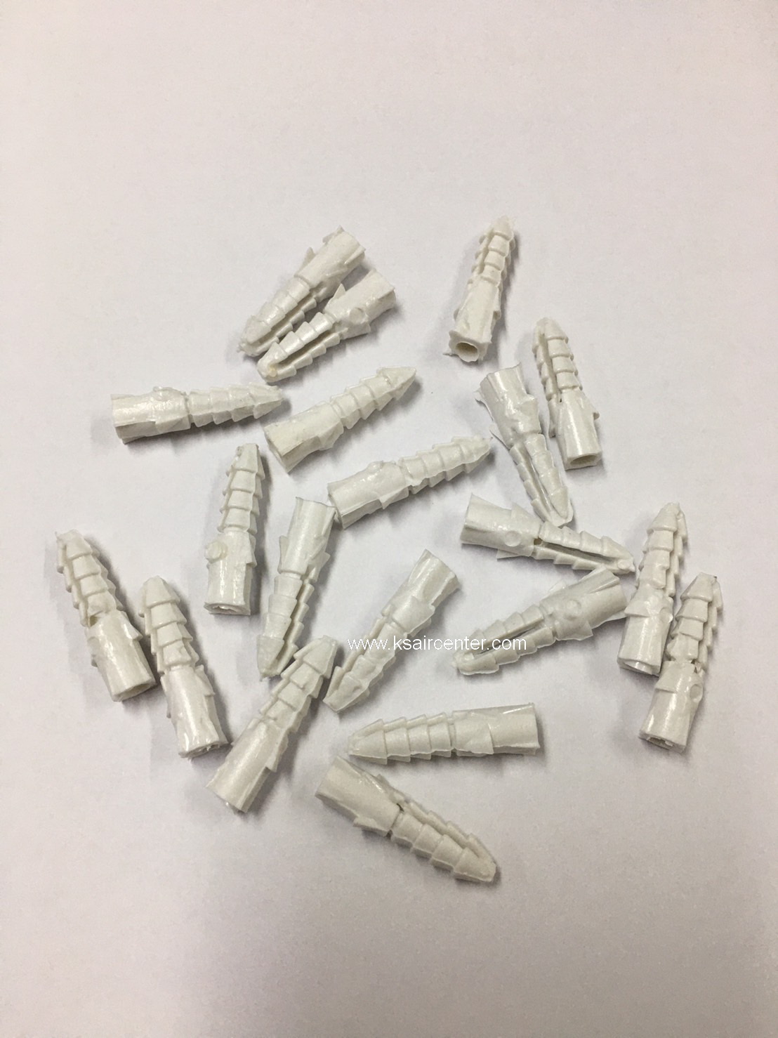 พุกพลาสติก M7 สีขาว จำนวน 20 ตัว/ถุง (รหัสสินค้า 057002)