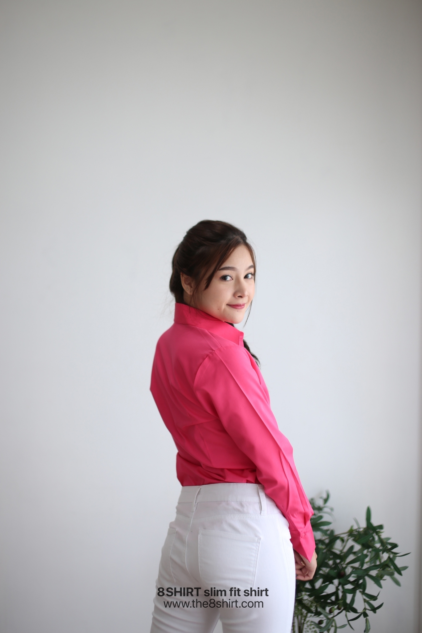 เสื้อเชิ้ตผู้หญิง ชมพูสด (HOT PINK) สลิมฟิต เข้ารูป แขนยาว เสื้อเชิ้ตทำงาน เสื้อยูนิฟอร์ม แบรนด์ 8SHIRT slim fit shirt พร้อมส่ง