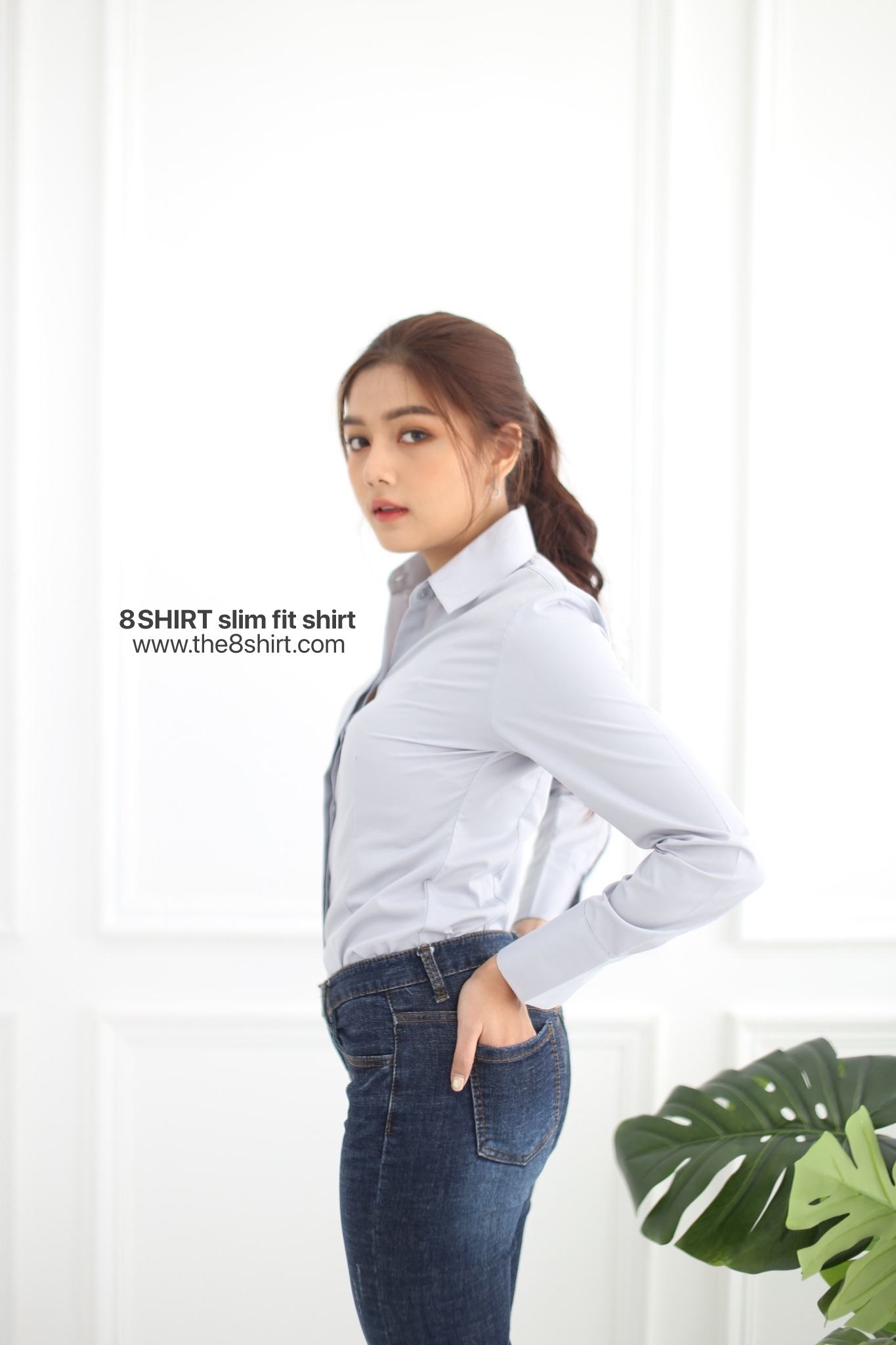 เสื้อเชิ้ตผู้หญิงสีเทาอ่อน สลิมฟิต เข้ารูป แขนยาว เสื้อเชิ้ตทำงาน เสื้อยูนิฟอร์ม แบรนด์ 8SHIRT slim fit shirt พร้อมส่ง