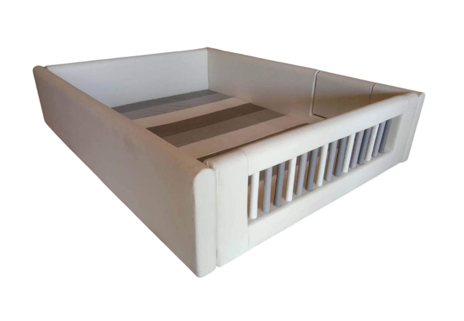 คอกกั้นเด็ก สี่เหลี่ยมมีประตู , คอกกั้นเด็ก,เตียงเด็ก,เบาะหนังนุ่มนิ่ม softplay, indoor playground kidszone ,สวนสนุกในร่ม ,รับสั่งทำบ่อบอล เตียงเด็ก ตามขนาด