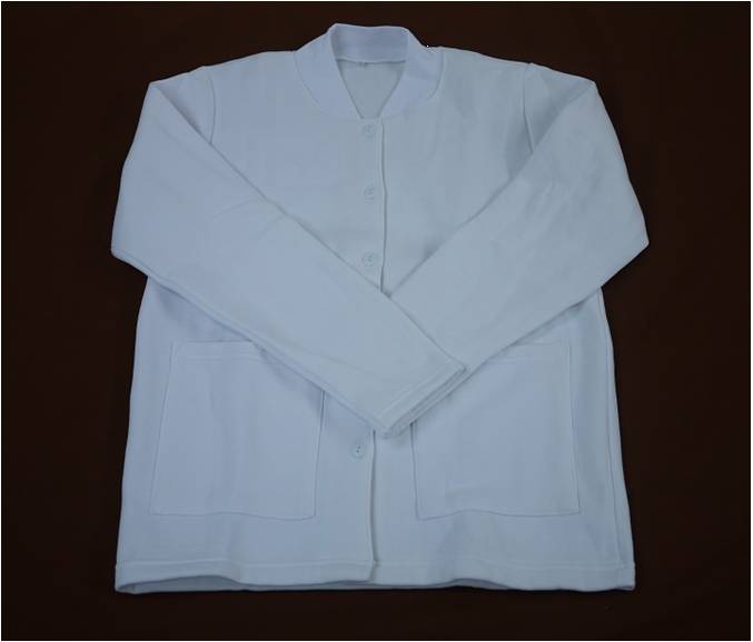 เสื้อผ่าหน้า ติดกระดุมแขนยาว ผ้าฟรีซ01 สีขาว (เลือกไซส์)