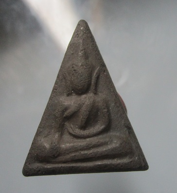 พระนางพญาเนื้อดำ หลังเรียบ เนื้อดินเผา พระแท้ฯไม่ทราบเกจิ