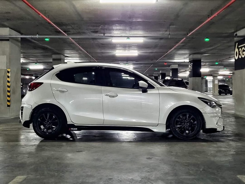 REDLINE VS Mazda2 Hatchback 5Drs.'15-19 [เส้นสายสีแดงอันเป็นอัตลักษณ์ทำให้มองเทห่ทุกมุมมอง]