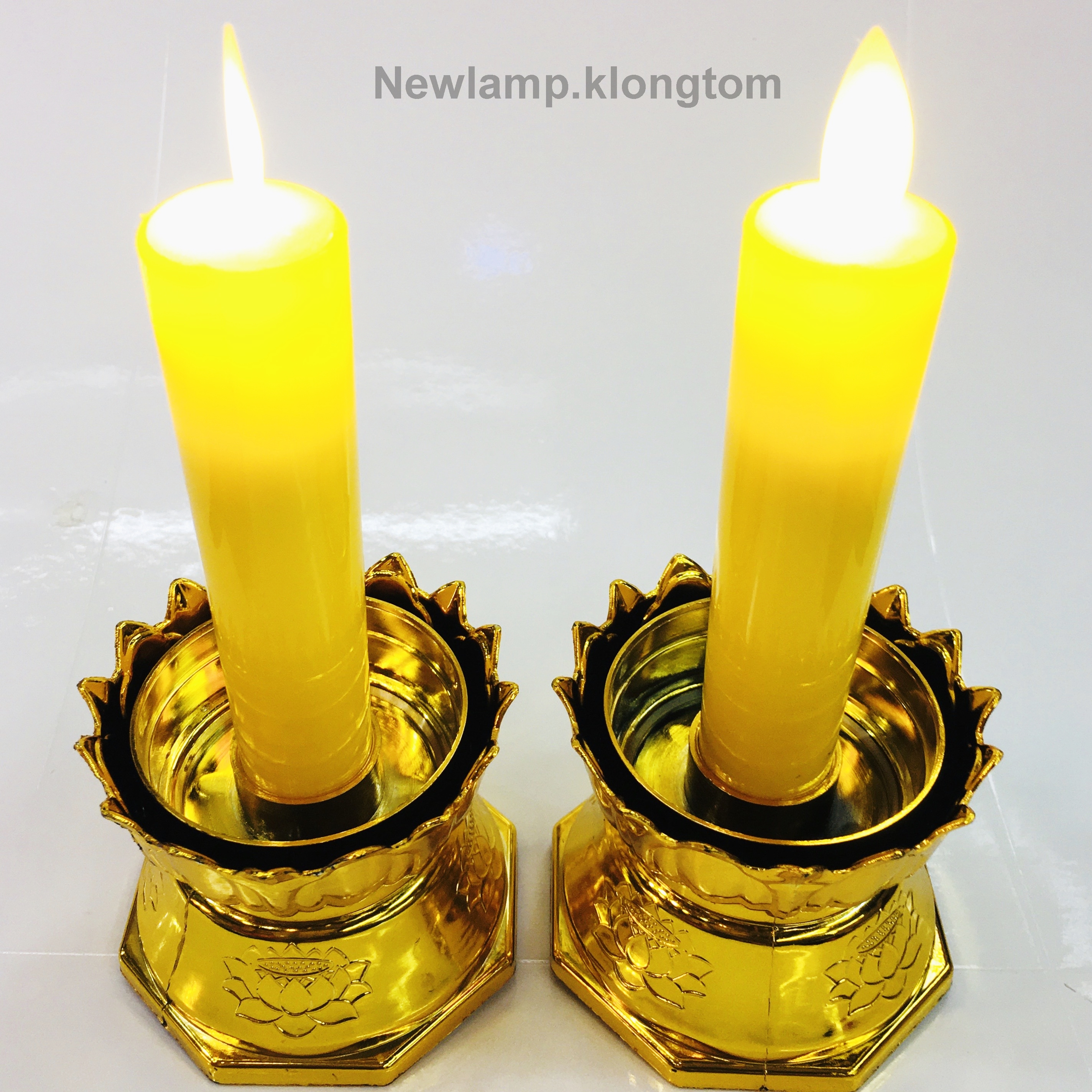 เชิงเทียนฐานบัว สูง 6.5" สีเหลือง/แดง/ขาว