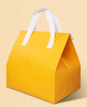 ถุงหิ้วเก็บความเย็นพิมพ์ลาย ถุงฟอยล์เก็บความเย็น ถุงเก็บอุณหภูมิ ถุงไอติม ถุงกาแฟ ถุงเค้ก พิมพ์ Logo ได้