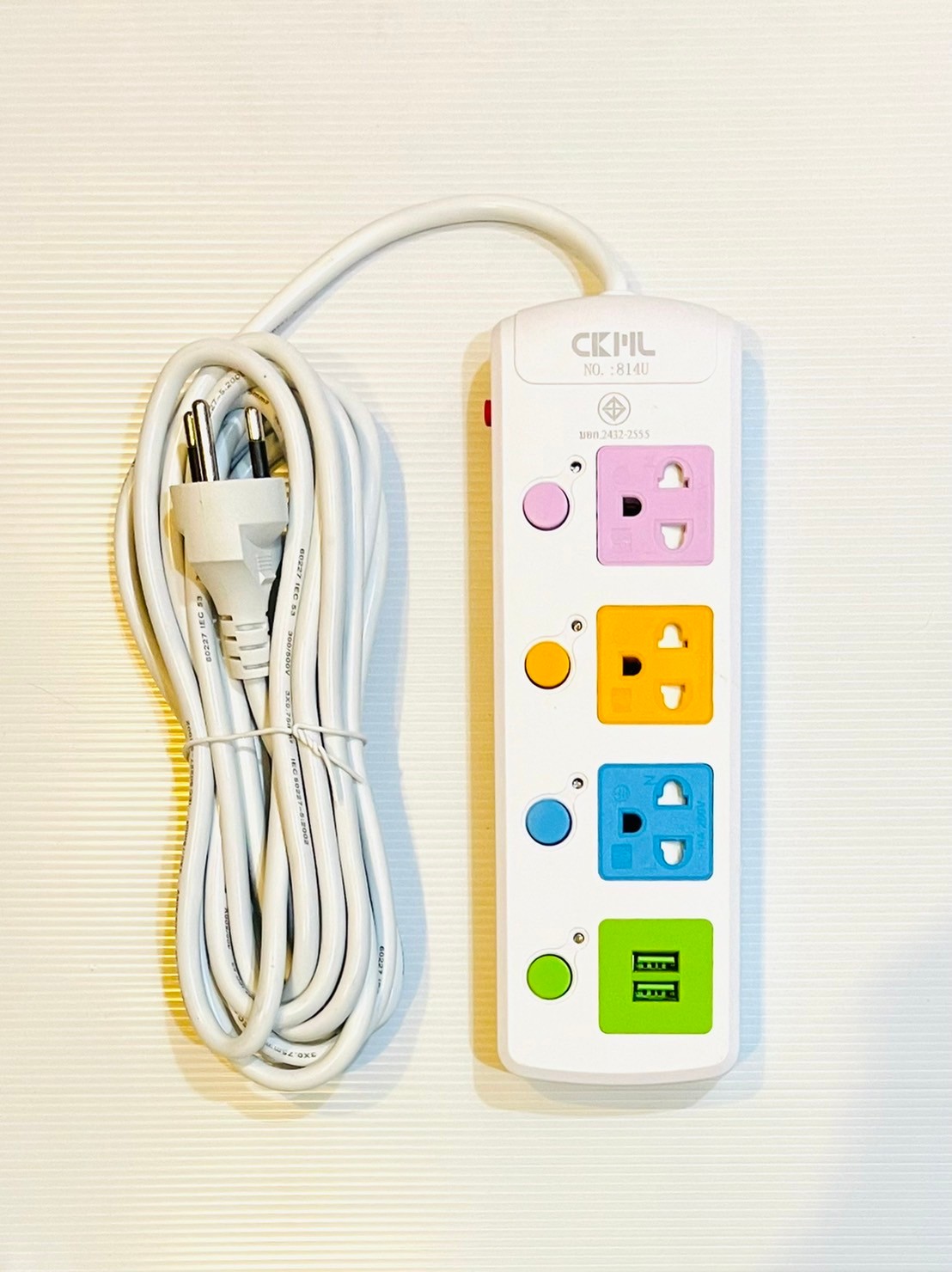 ปลั๊กราง 4 ช่อง CKML 814 มีUSB พร้อมสวิตซ์เปิดปิดแต่ล่ะเต้ารับ มีขนาด 3 / 5 / 8 เมตร