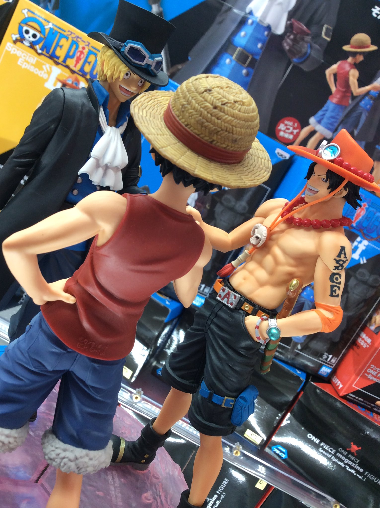 Brother Set ของแท้ JP แมวทอง - Magazine Figure Banpresto [โมเดลวันพีช] (3 ตัว)