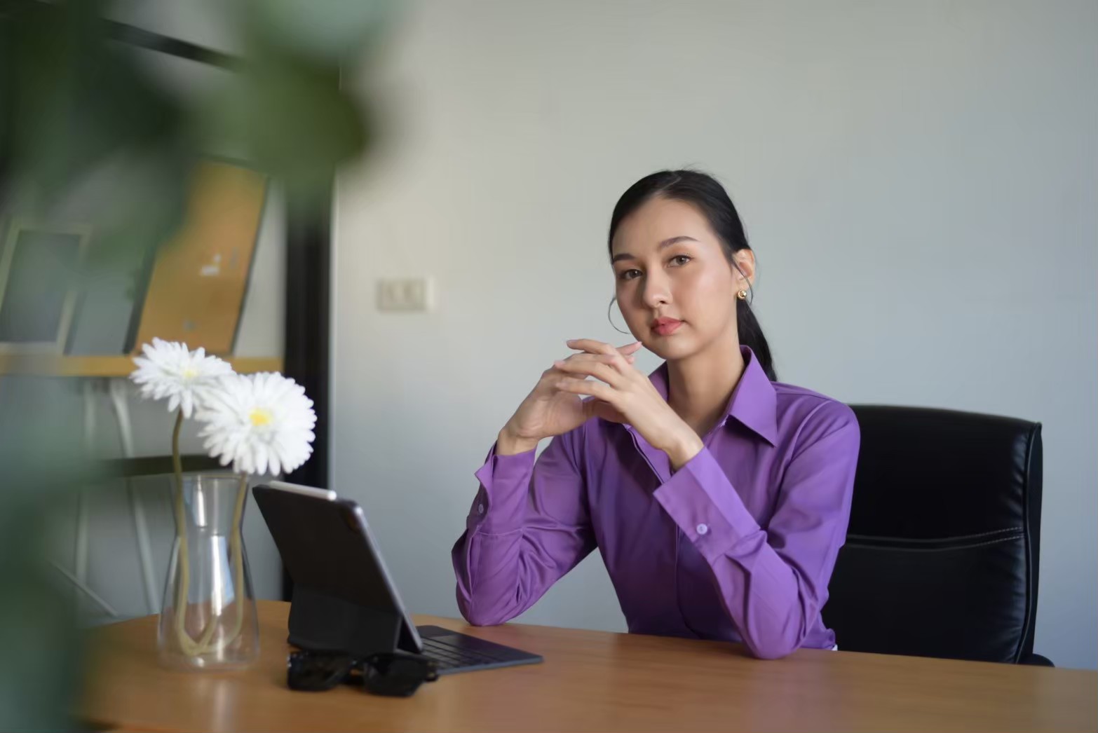 เสื้อเชิ้ตผู้หญิง สีม่วงสด (𝗙𝗿𝗲𝘀𝗵 𝗩𝗶𝗼𝗹𝗲𝘁) สลิมฟิต เข้ารูป แขนยาว เสื้อเชิ้ตทำงาน เสื้อยูนิฟอร์ม แบรนด์ 8SHIRT slim fit shirt พร้อมส่ง