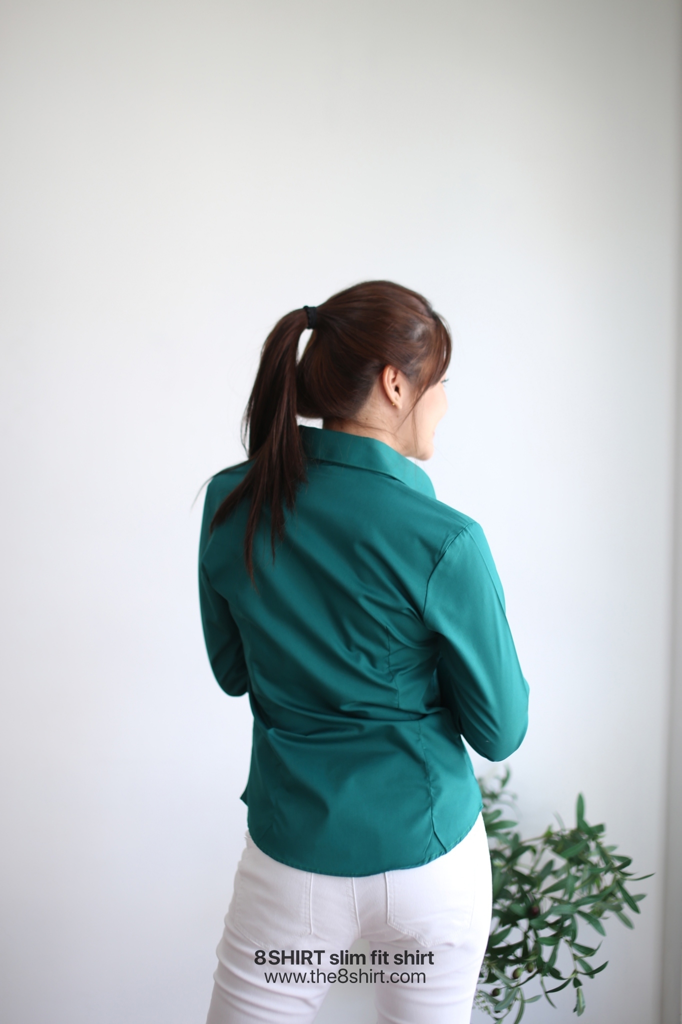 เสื้อเชิ้ตผู้หญิง สีเขียวมรกต (Emerald green) สลิมฟิต เข้ารูป แขนยาว เสื้อเชิ้ตทำงาน เสื้อยูนิฟอร์ม แบรนด์ 8SHIRT slim fit shirt พร้อมส่ง