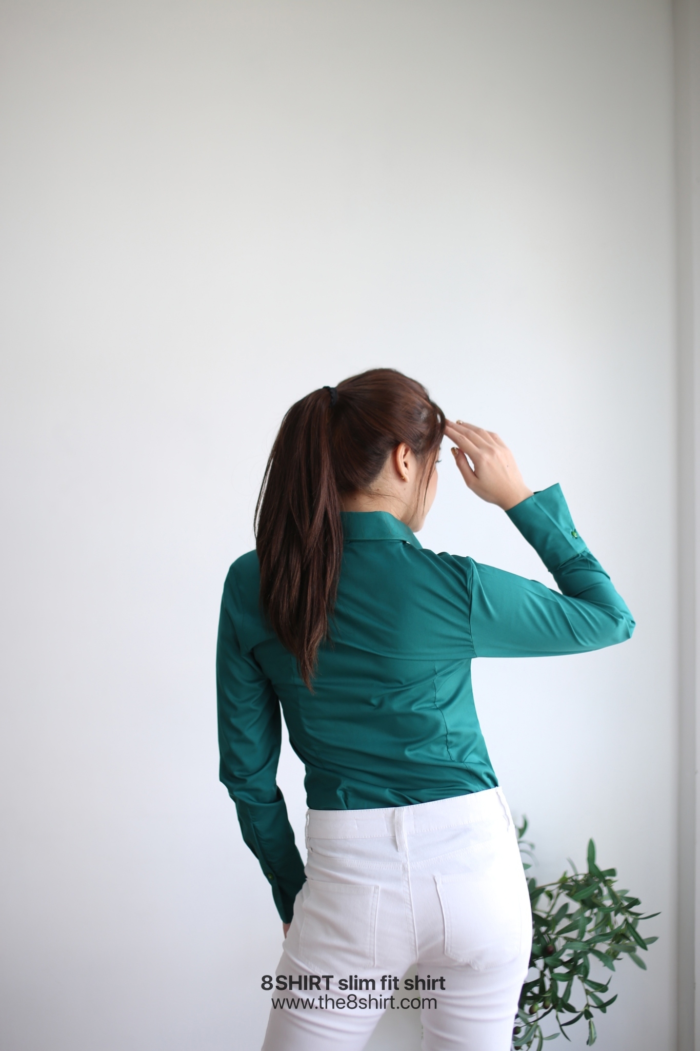 เสื้อเชิ้ตผู้หญิง สีเขียวมรกต (Emerald green) สลิมฟิต เข้ารูป แขนยาว เสื้อเชิ้ตทำงาน เสื้อยูนิฟอร์ม แบรนด์ 8SHIRT slim fit shirt พร้อมส่ง
