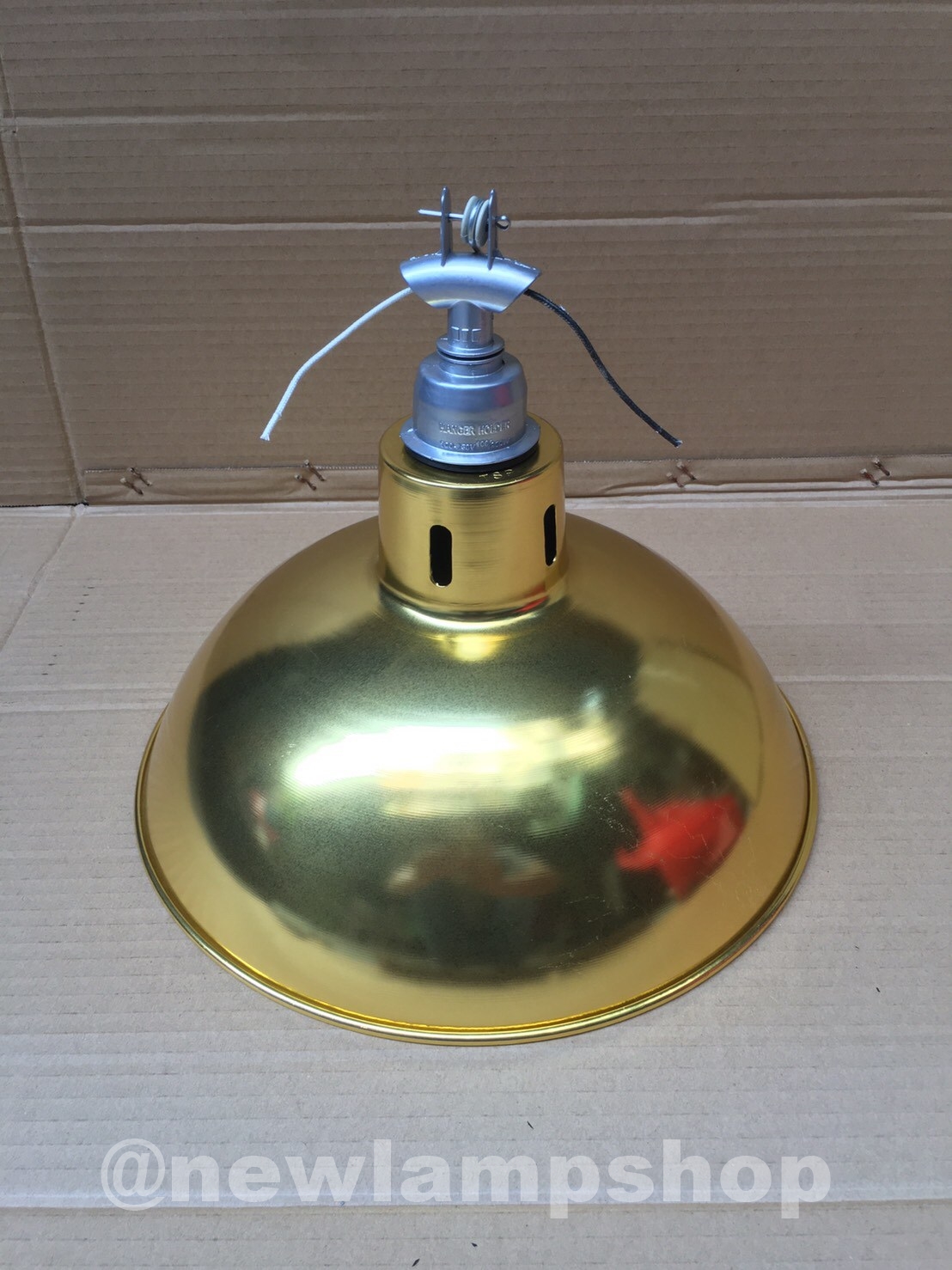 โคมฝาชีอลูมีเนียม สีเคลือบ 12” 7 สี สวยงามให้เลือกสรร (ราคาเฉพาะโคมฝาชี)