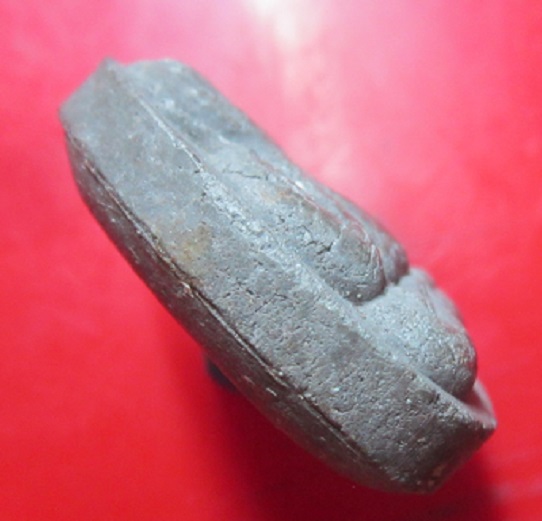 พระปิดตา เนื้อผง หลังอูม พระแท้ไม่ทราบที่