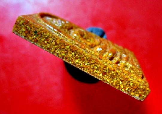 พระสมเด็จ หลวงพ่อโสธร เนื้อกระเบื้อง หลังคาโบสถ์ พร้อมกล่อง สภาพสวยราคาเบาฯฯฯฯครับ