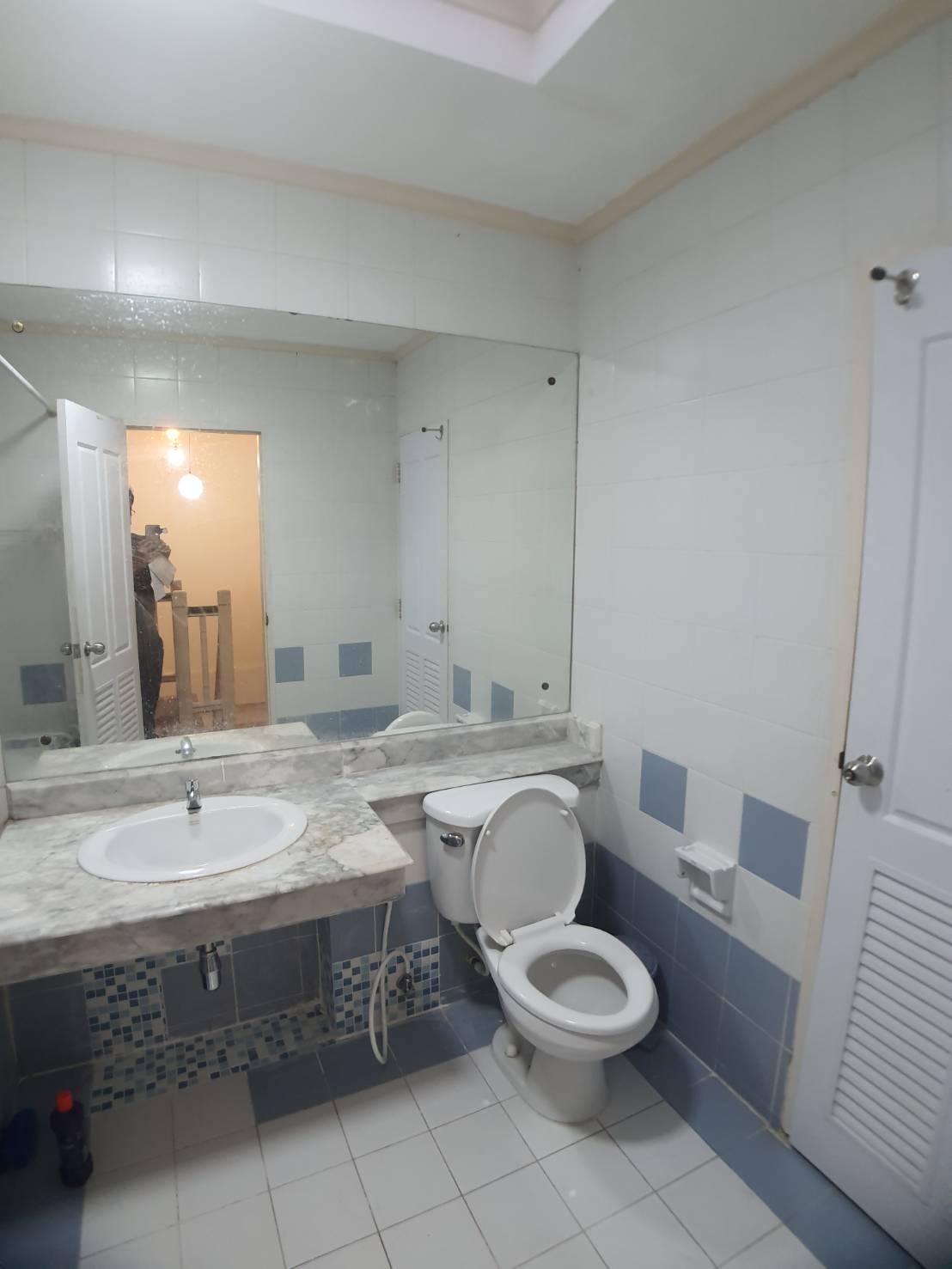 ให้เช่า ทาวน์เฮ้าส์ 2 ชั้น หมู่บ้านปาริชาติ ปิ่นเกล้า-พุทธมณฑลสาย4 บนทำเลศักยภาพ ใกล้ ม.มหิดล เซ็นทรัลศาลายา และ ทางด่วน พร้อมเฟอร์นิเจอร์ เครื่องใช้ไฟฟ้า