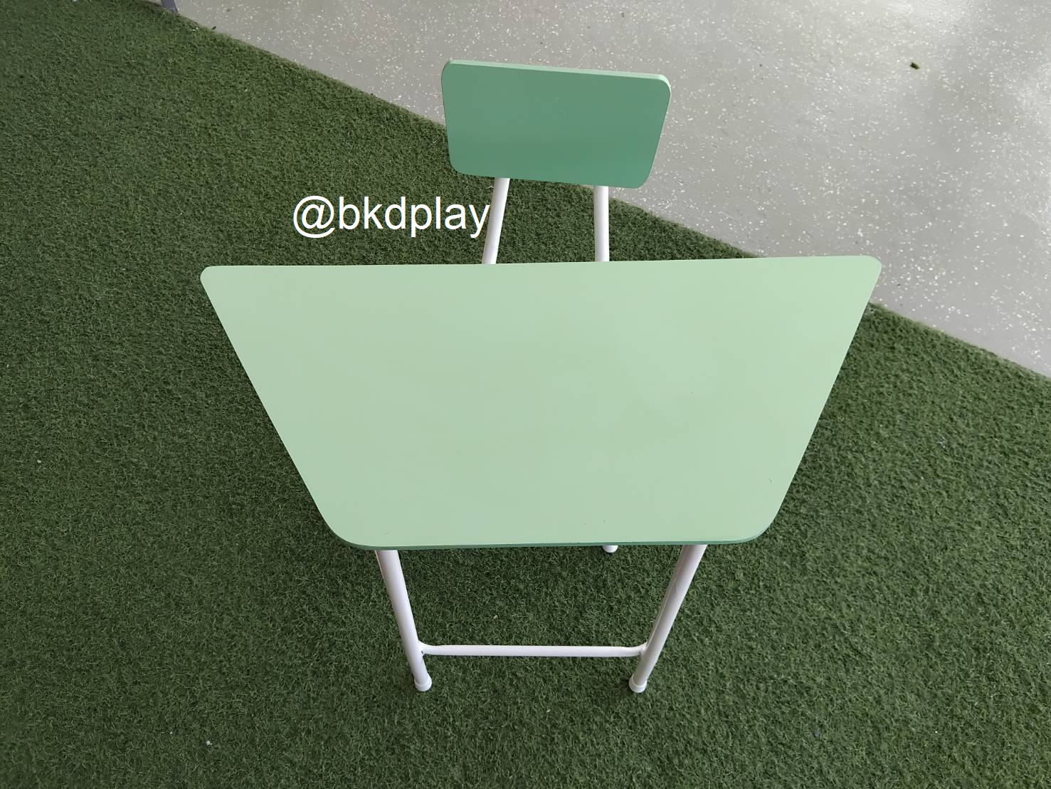 ชุดโต๊ะเรียนเดี่ยวคางหมูประถม-อนุบาล แบบไม่มีช่อง โต๊ะเก้าอี้ประถม-อนุบาล สั่งทำขนาดตามที่ต้องการได้ โต๊ะเขียนหนังสือเด็ก, โต๊ะกิจกรรม โต๊ะนักเรียน โต๊ะนักเรียนประถม พร้อมส่งในไทย