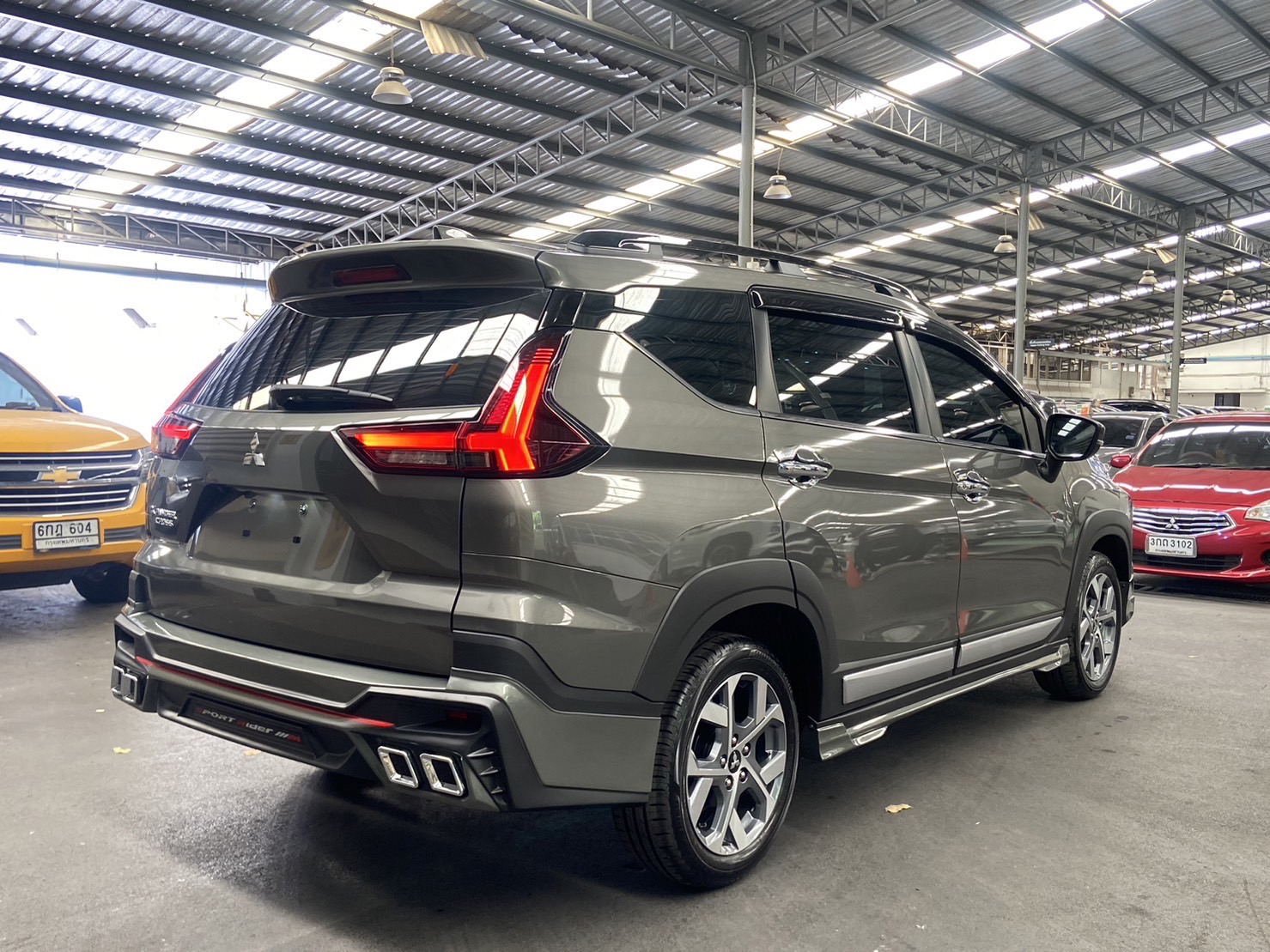 Rider V.1 หลังท่อเหลี่ยม VS Mitsubishi Xpander Cross'2023 [ชุดนี้ก็มีภาษีกว่า เรียบหรู แต่ดูดี]