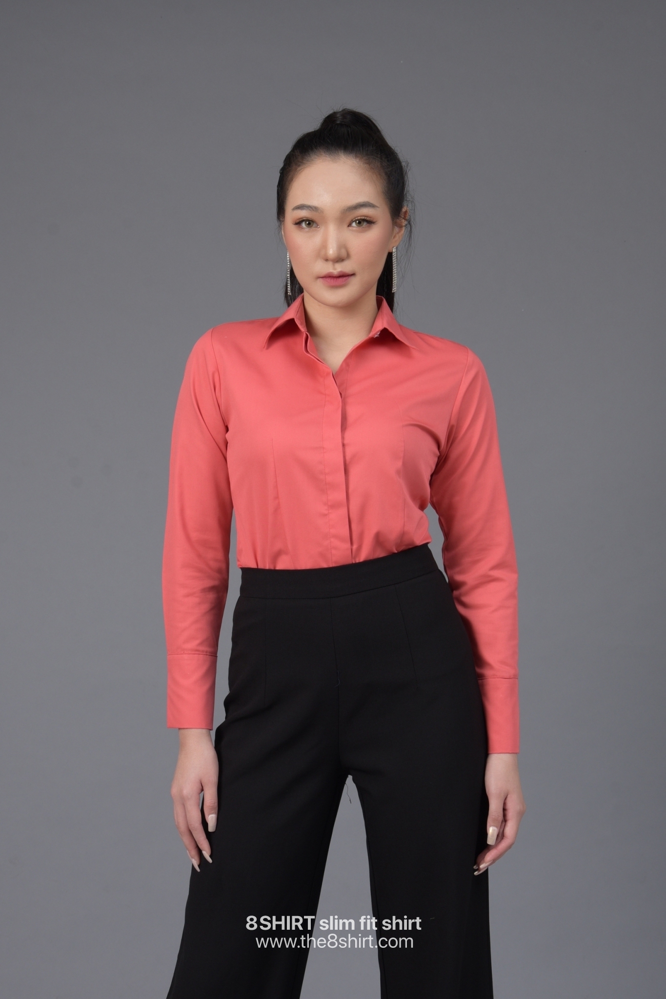 เสื้อเชิ้ตผู้หญิง สีชมพูพั๊นซ์ (Pink Punch) สลิมฟิต เข้ารูป แขนยาว เสื้อเชิ้ตทำงาน เสื้อยูนิฟอร์ม แบรนด์ 8SHIRT slim fit shirt