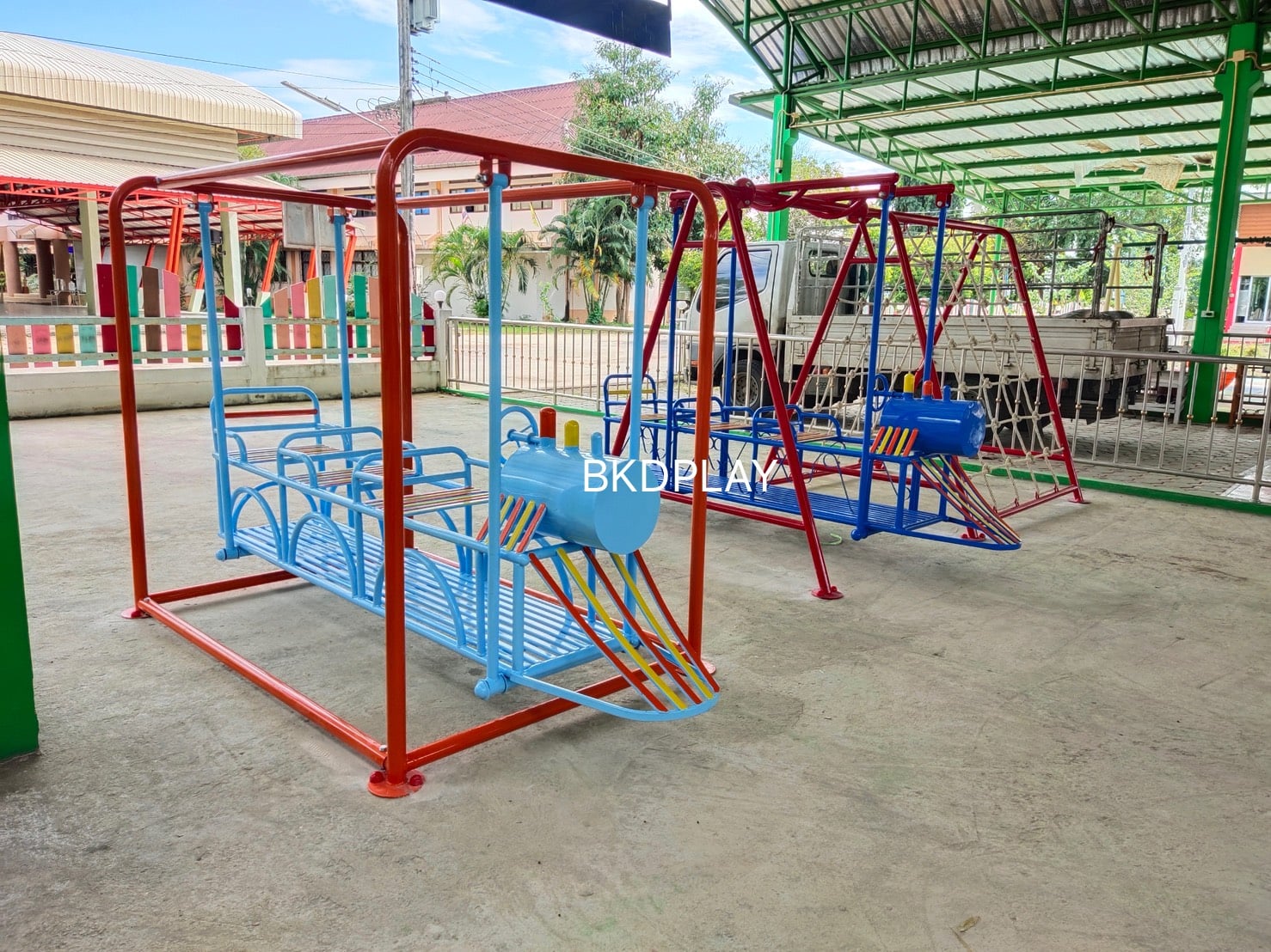 รถไฟเล็ก, เครื่องเล่นสนามกลางแจ้ง , เครื่องเล่นสนามแบบเหล็ก,ชิงช้า,สไลเดอร์,โยกเยกเหล็ก, ม้าหมุน, OutdoorPlayground, ราคาโรงงาน ขนาด:120x170x150 ซม.