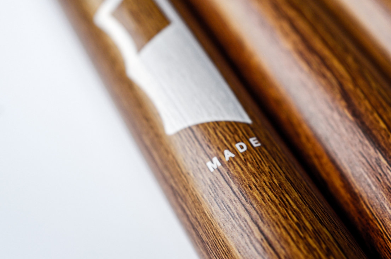 Wing Pole 32mm Dark Wood