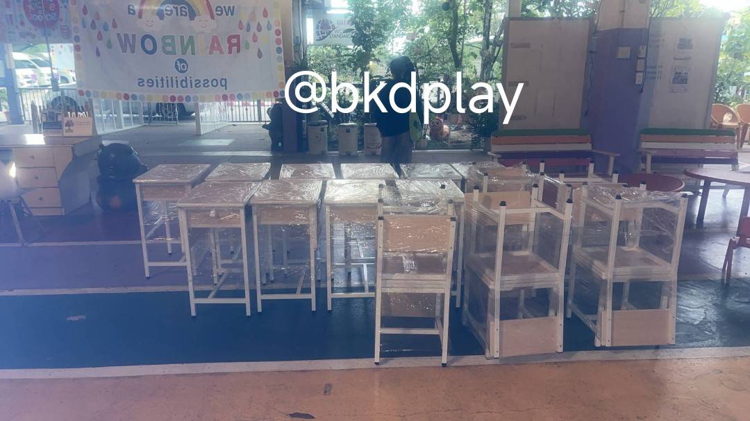 ชุดโต๊ะเรียนเดี่ยวประถมลายไม้ โครงเหล็ก ท็อปเมลามีน สั่งทำตามสิ่งที่ต้องการได้ โต๊ะเก้าอี้ประถม-อนุบาลสั่งทำขนาดตามที่ต้องการได้ โต๊ะ ขนาด 40 x 60 x 76 ซม. เก้าอี้ ขนาด 38 x 38 x 83 ซม.