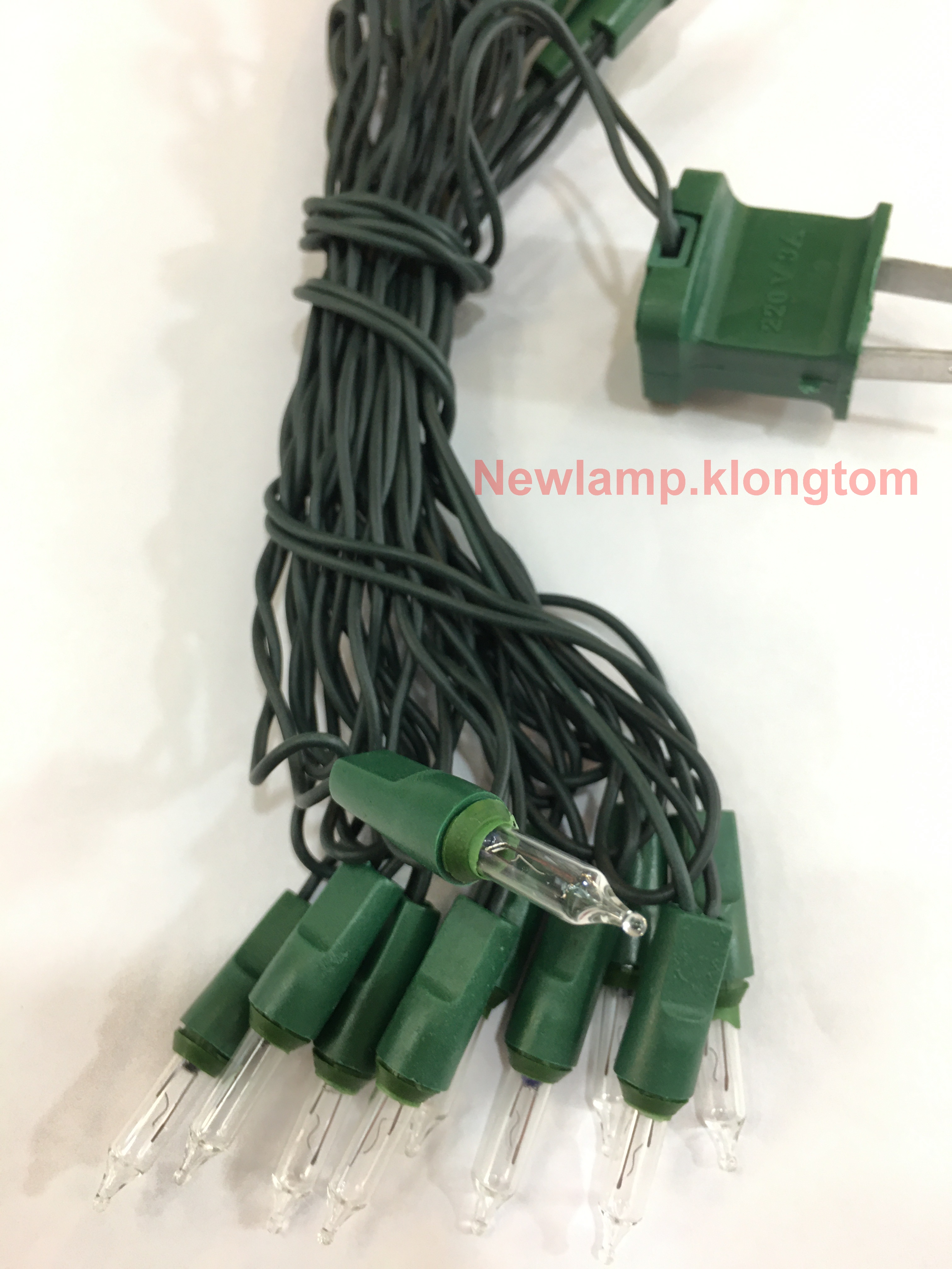 ไฟประดับหยดน้ำ สายสีเขียว แสงเหลือง 20 ดวง 3 เมตร 220V