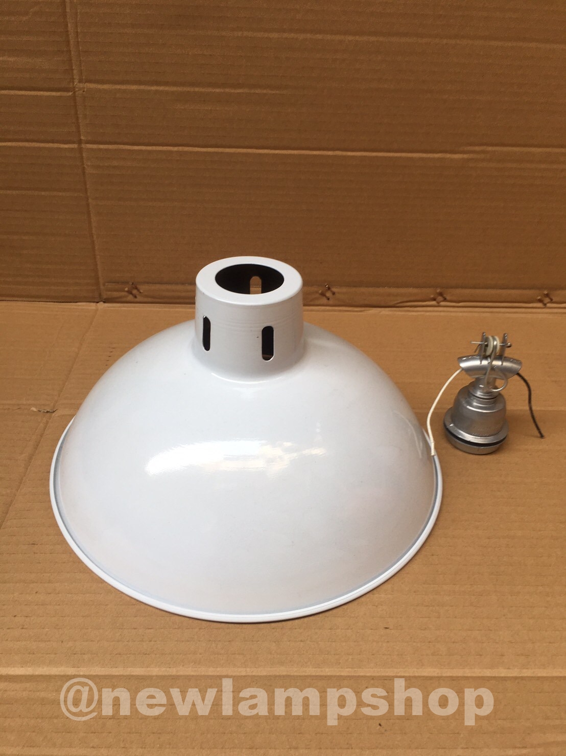 โคมฝาชีอลูมีเนียม สีเคลือบ 12” 7 สี สวยงามให้เลือกสรร (ราคาเฉพาะโคมฝาชี)