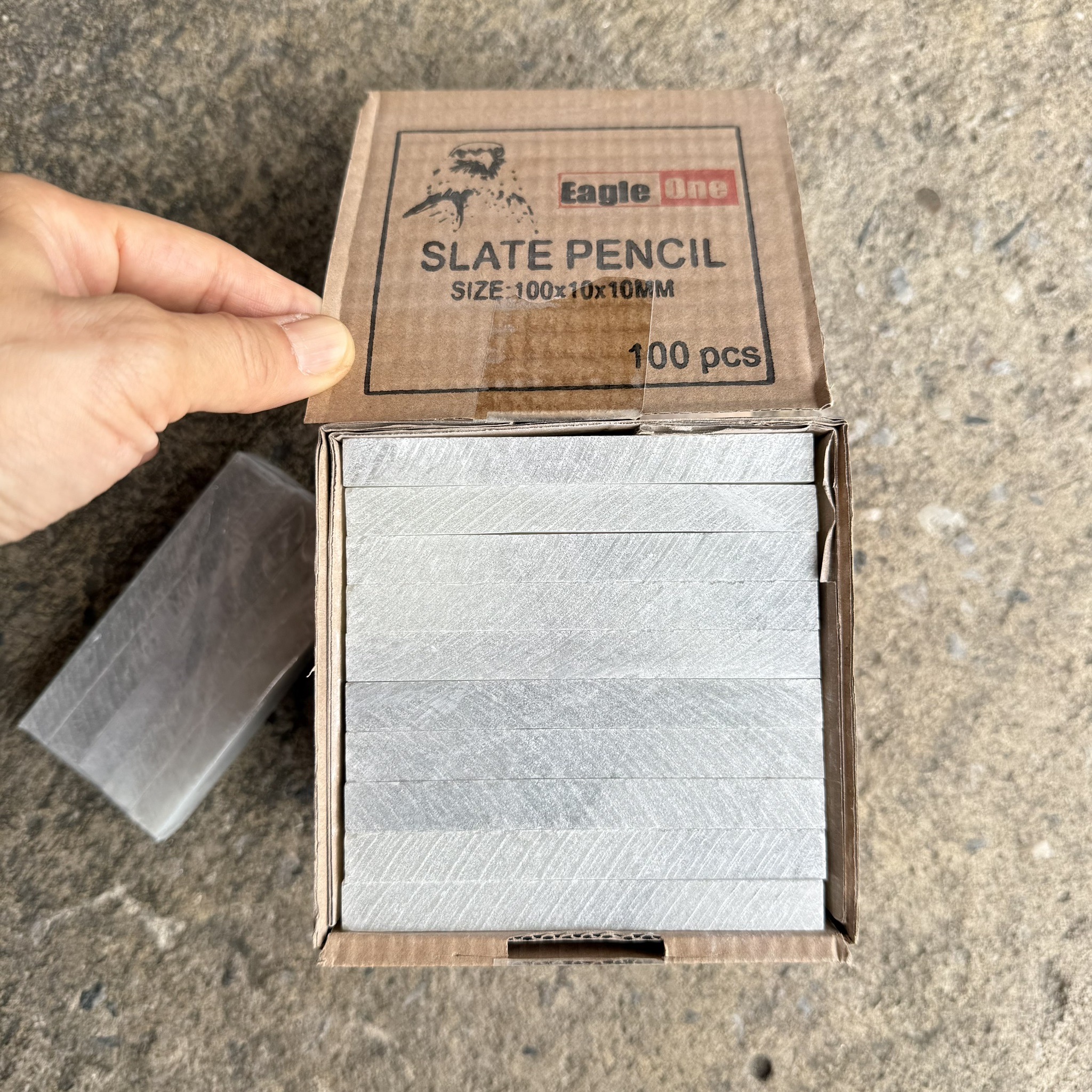 ชอล์คหินขีดเหล็ก เหลี่ยม ขายขั้นต่ำ 10แท่ง